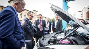 Toyota liczy na dołączenie aut hybrydowych oraz wodorowych do narodowego programu elektromobilności